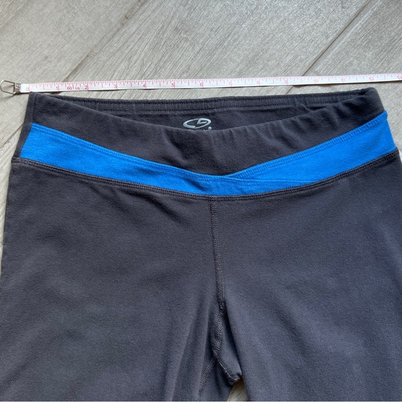 XS Tall workout pant in charcoal grey. GUC 31” long inseam - Picture 3 of 8